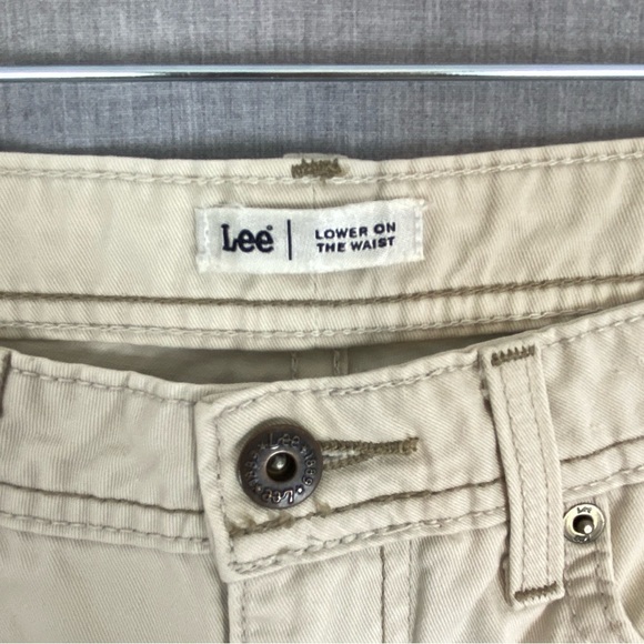 Lee Lower on the Waist Shorts Sz Large 100% Cotton Cream Walking / Golf Length - Picture 4 of 12